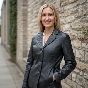 Siena Women's Black 100% Leather 3-Button Blazer Jacket Size 10 G-III Apparel